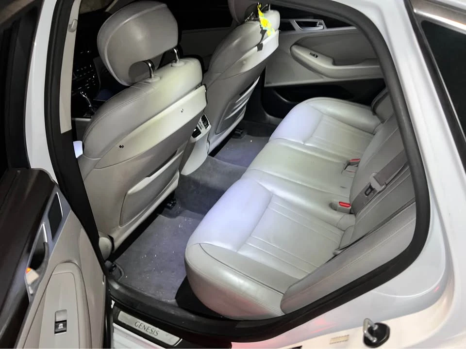 2015 Hyundai Genesis - Image 7 of 7