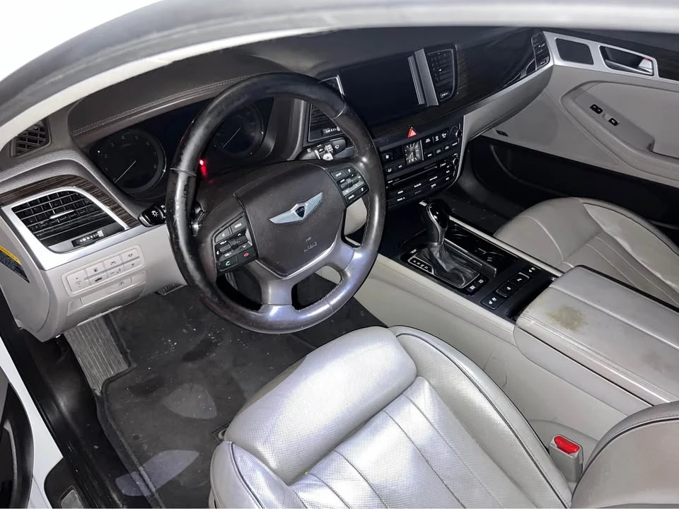 2015 Hyundai Genesis - Image 6 of 7