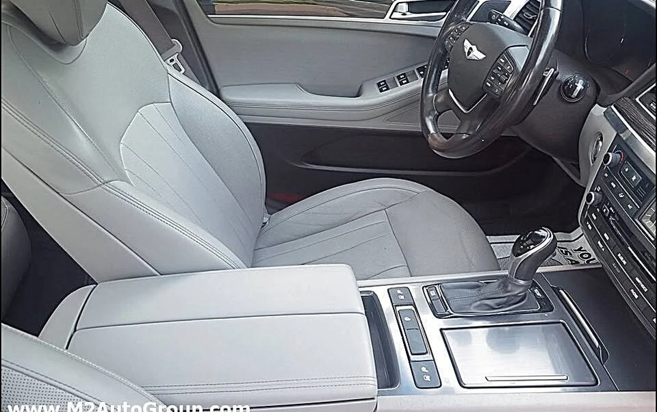 2015 Hyundai Genesis - Image 18 of 20