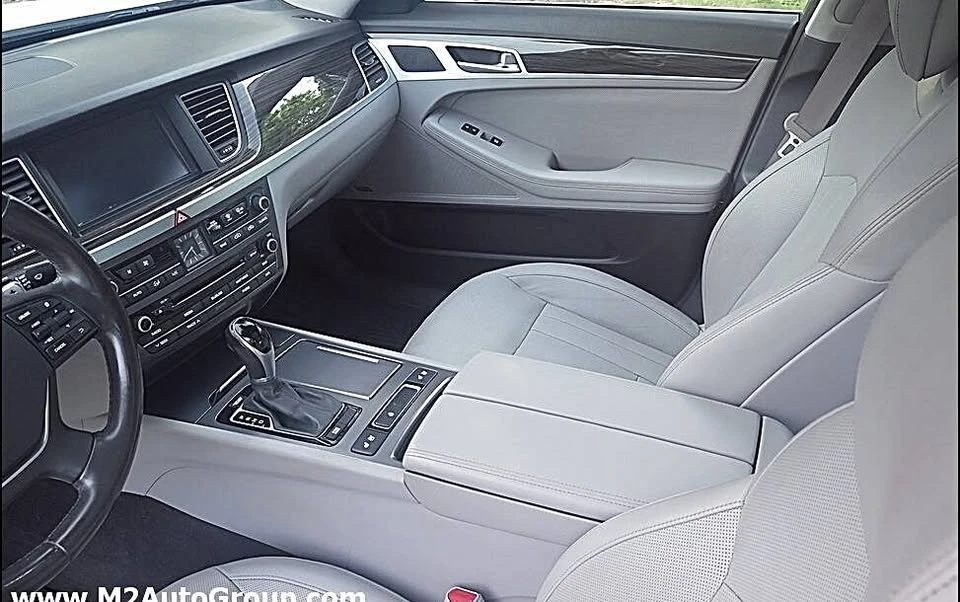 2015 Hyundai Genesis - Image 11 of 20