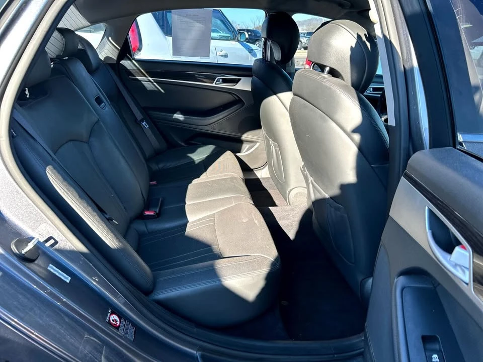 2015 Hyundai Genesis - Image 13 of 20