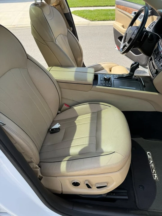 2015 Hyundai Genesis - Image 16 of 20