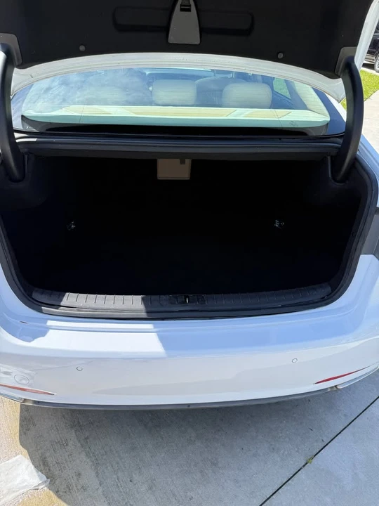 2015 Hyundai Genesis - Image 8 of 20