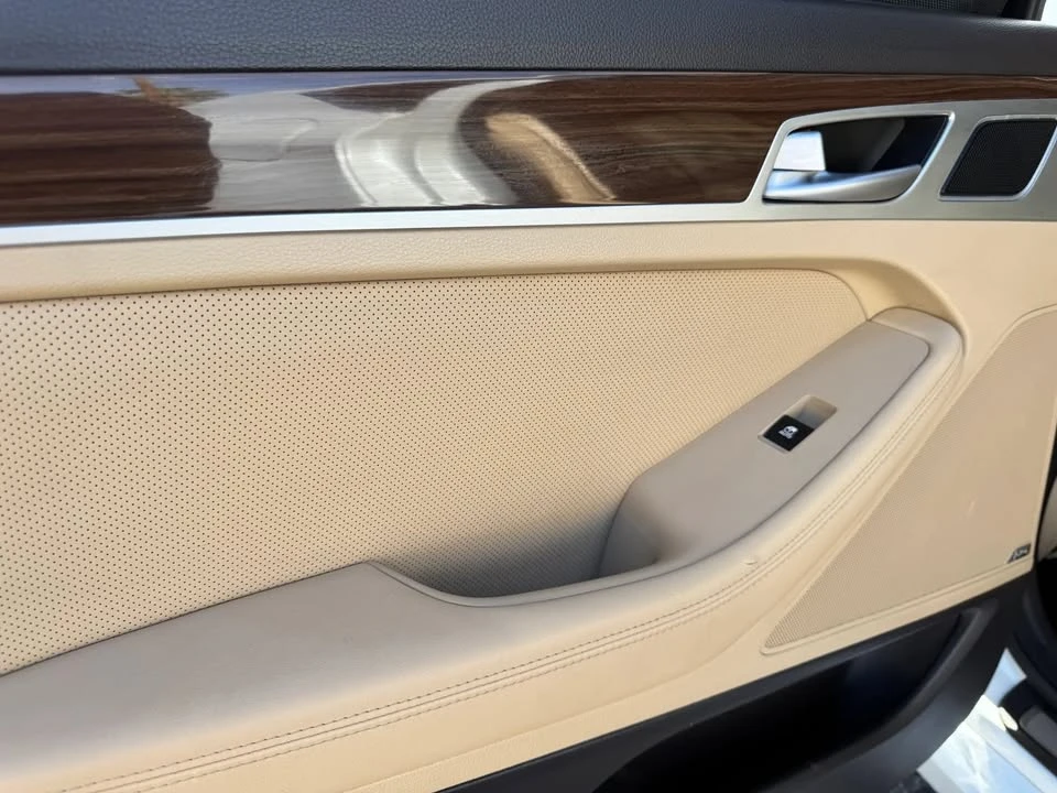 2015 Hyundai Genesis - Image 15 of 20