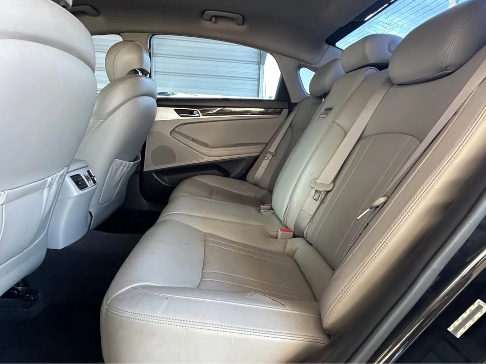 2015 Hyundai Genesis - Image 17 of 18