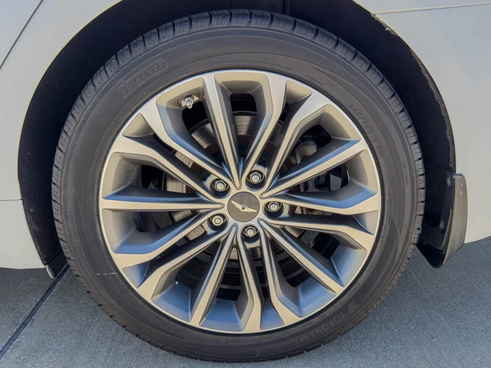 2015 Hyundai Genesis - Image 13 of 14