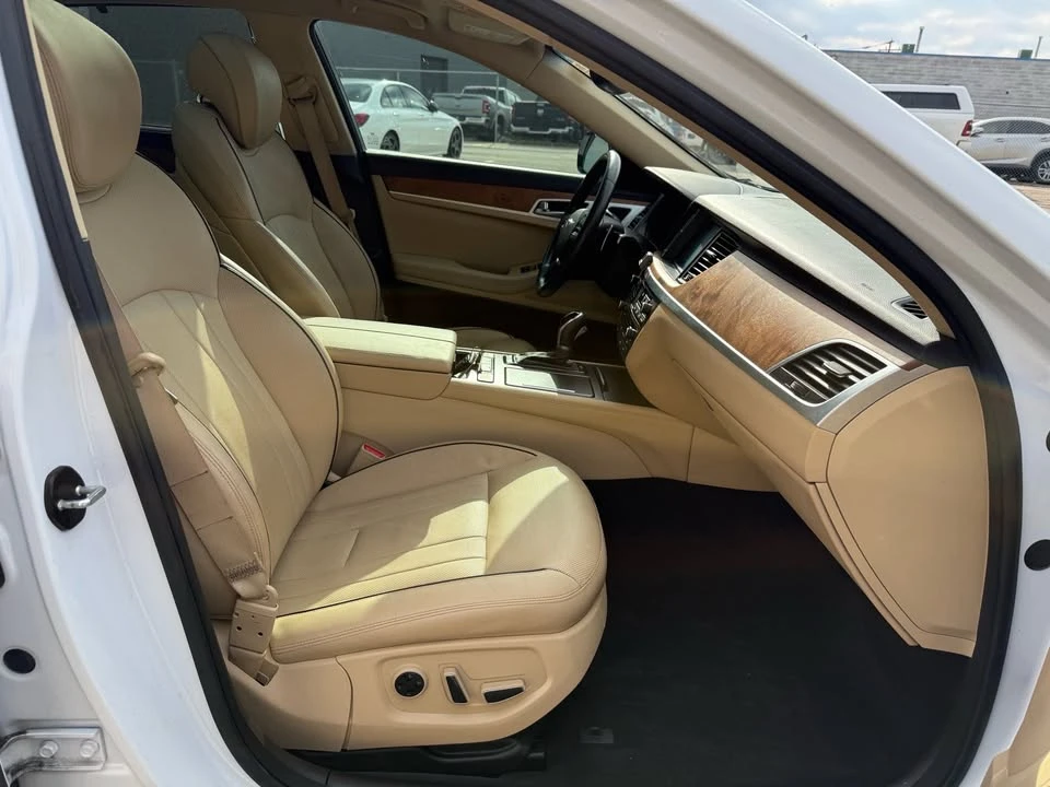 2015 Hyundai Genesis - Image 14 of 20