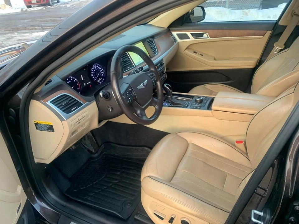 2015 Hyundai Genesis - Image 11 of 20