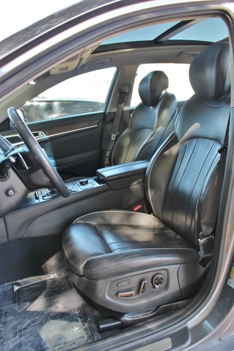 2015 Hyundai Genesis - Image 7 of 20