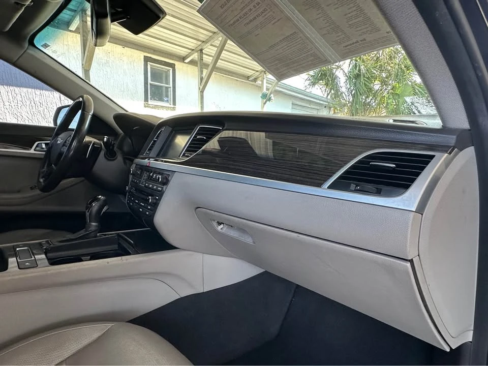 2015 Hyundai Genesis - Image 13 of 18