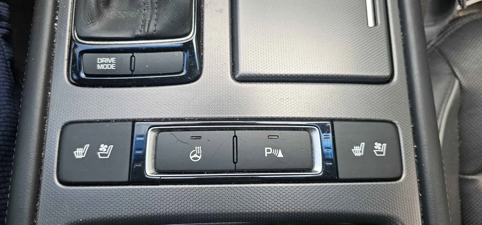 2015 Hyundai Genesis - Image 13 of 16