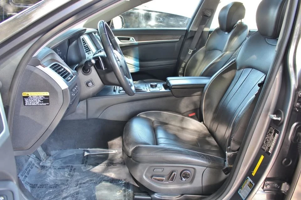 2015 Hyundai Genesis - Image 19 of 20