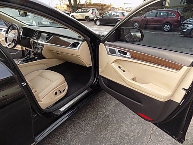 2015 Hyundai Genesis - Image 14 of 20