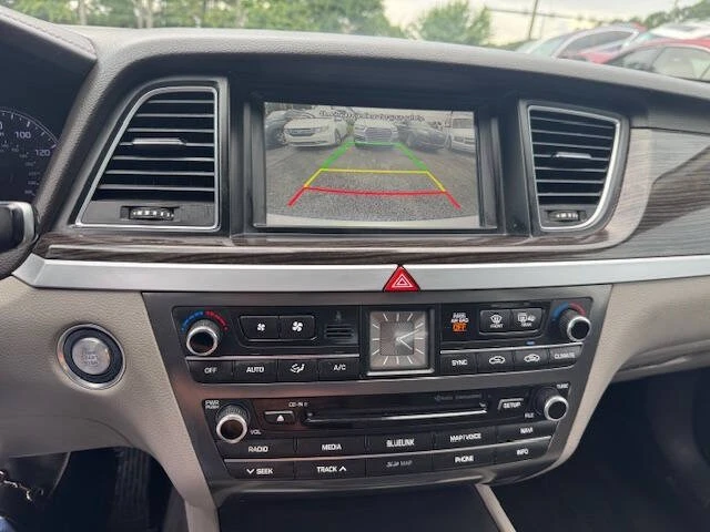 2015 Hyundai Genesis - Image 8 of 16