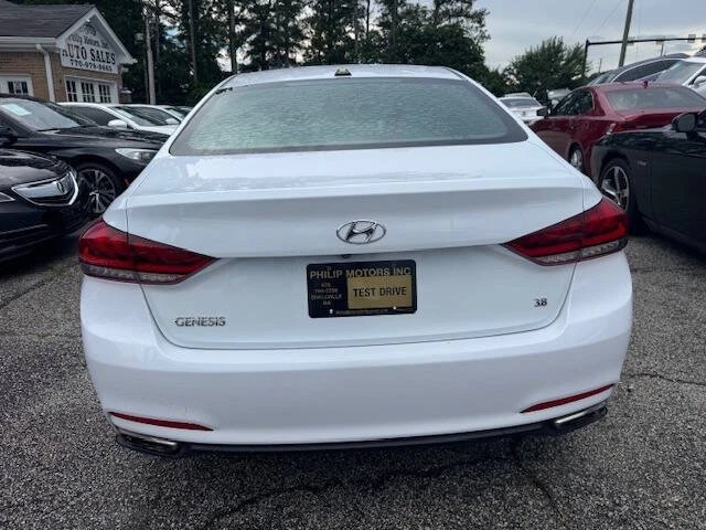 2015 Hyundai Genesis - Image 5 of 16