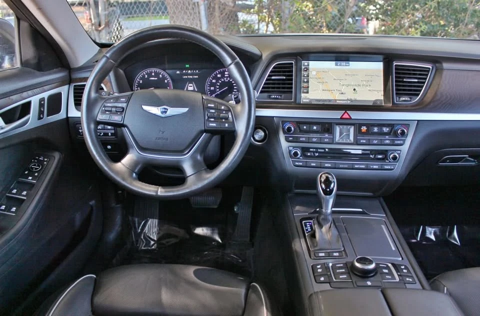 2015 Hyundai Genesis - Image 6 of 20