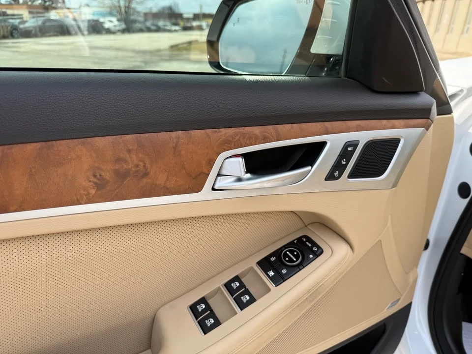 2015 Hyundai Genesis - Image 13 of 20