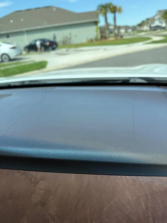 2015 Hyundai Genesis - Image 18 of 20