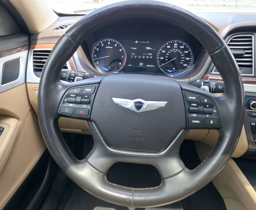 2015 Hyundai Genesis - Image 11 of 20