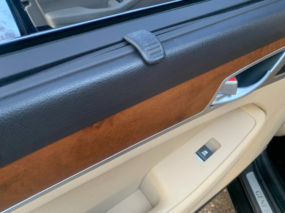 2015 Hyundai Genesis - Image 14 of 20