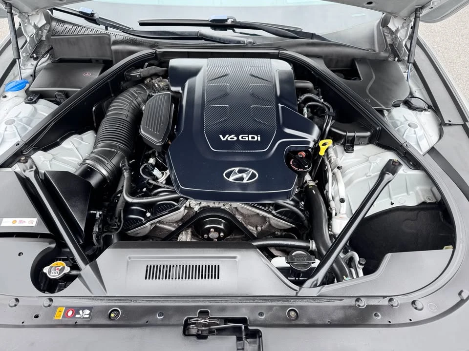 2015 Hyundai Genesis - Image 17 of 17