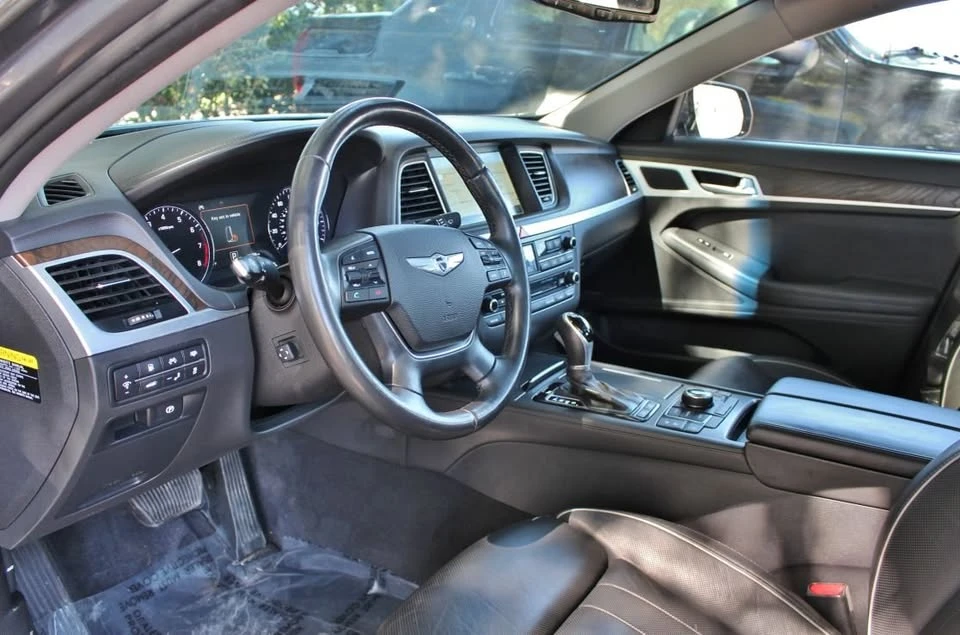 2015 Hyundai Genesis - Image 5 of 20