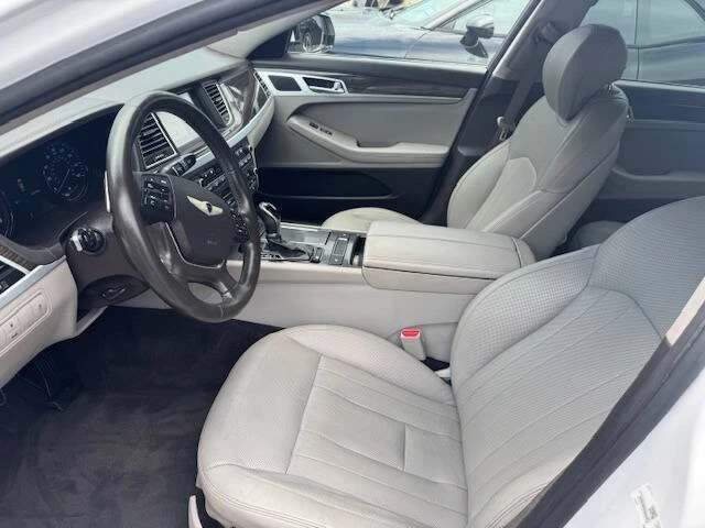 2015 Hyundai Genesis - Image 6 of 16