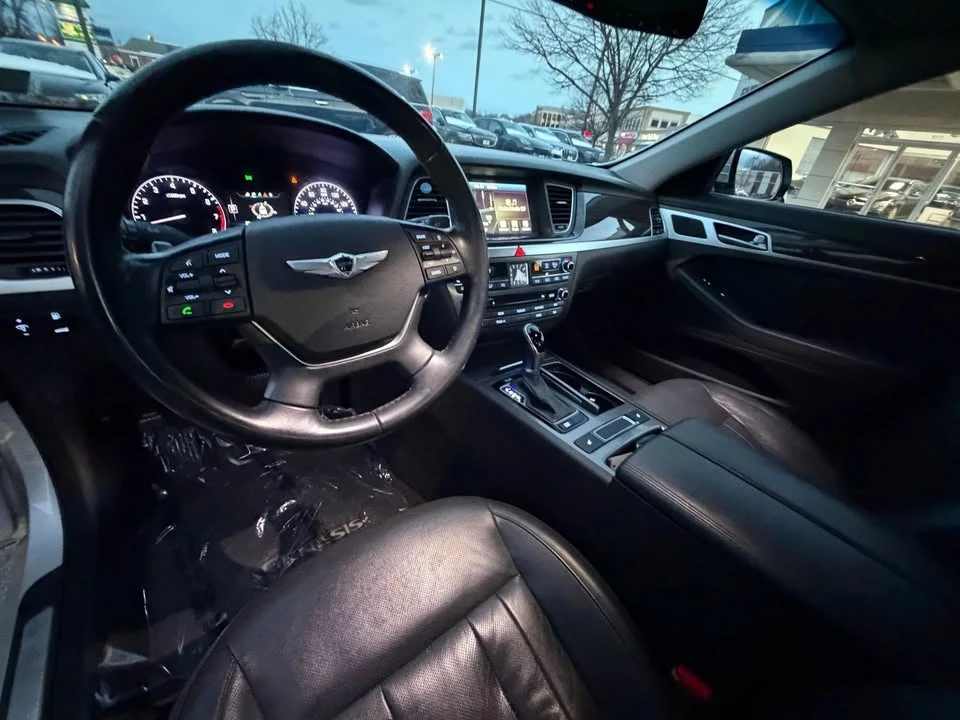 2015 Hyundai Genesis - Image 15 of 20