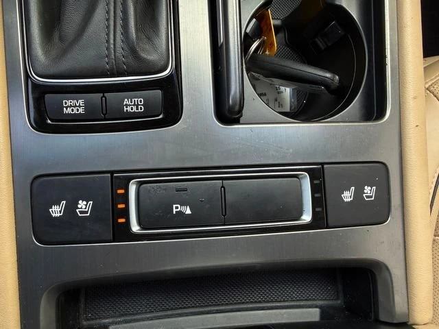 2015 Hyundai Genesis - Image 8 of 14