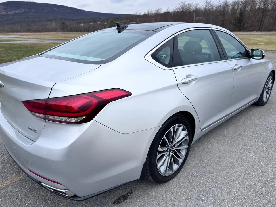 2015 Hyundai Genesis - Image 12 of 17
