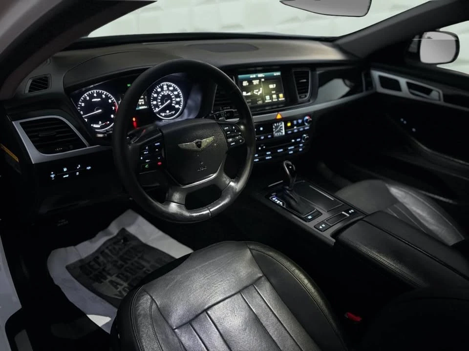 2015 Hyundai Genesis - Image 11 of 20