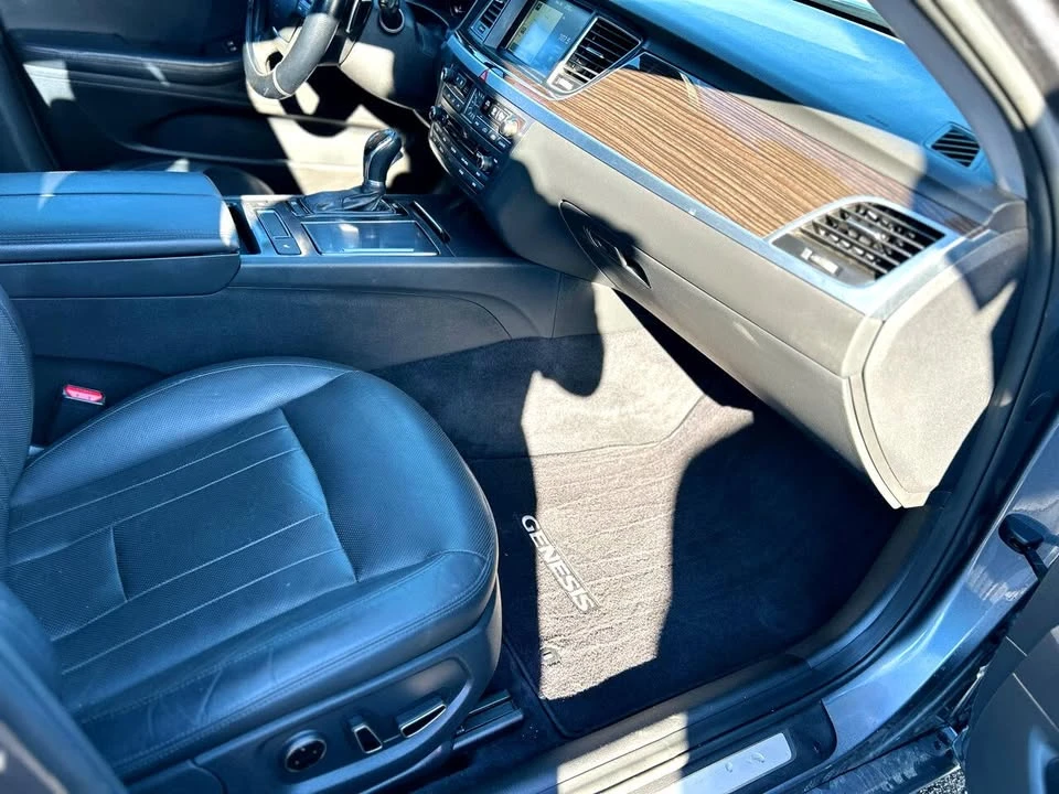 2015 Hyundai Genesis - Image 10 of 20