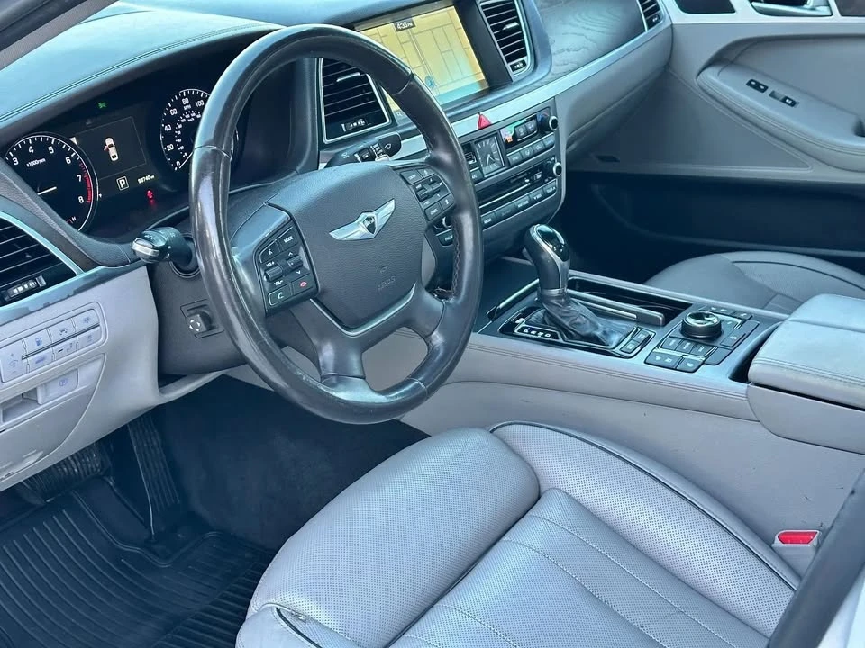2015 Hyundai Genesis - Image 10 of 20