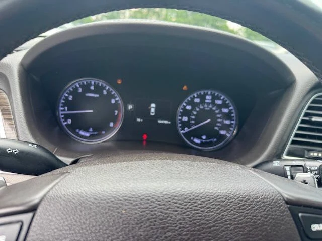 2015 Hyundai Genesis - Image 9 of 16