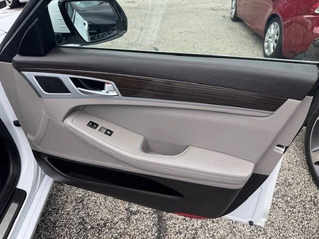 2015 Hyundai Genesis - Image 15 of 16