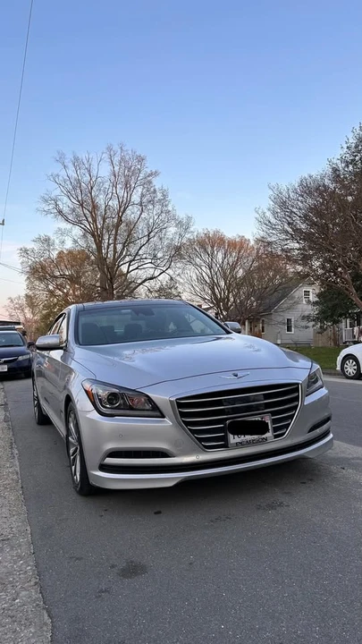 2015 Hyundai Genesis - Image 2 of 19