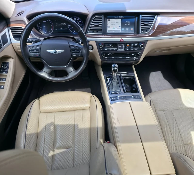 2015 Hyundai Genesis - Image 10 of 20