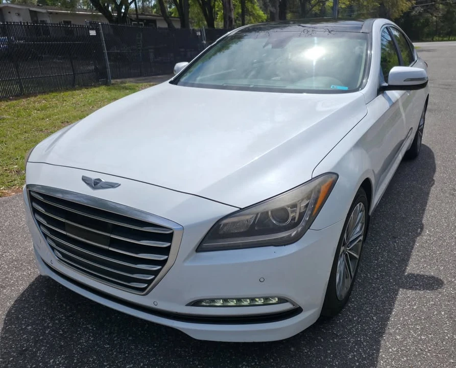 2015 Hyundai Genesis - Image 2 of 20