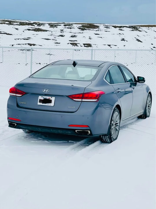 2015 Hyundai Genesis - Image 9 of 20