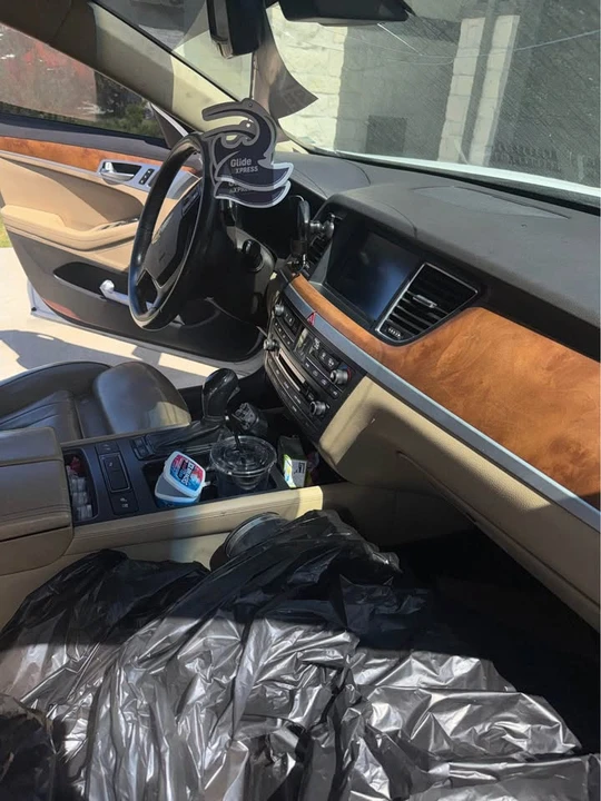 2015 Hyundai Genesis - Image 9 of 10