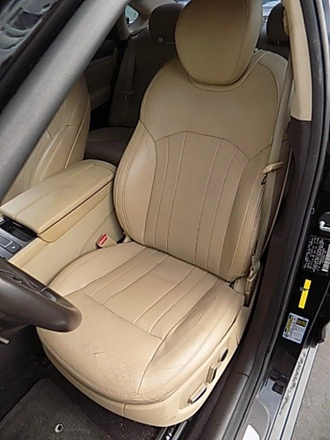 2015 Hyundai Genesis - Image 11 of 20