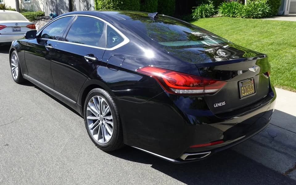 2015 Hyundai Genesis - Image 5 of 14