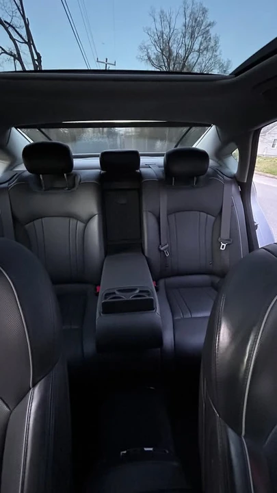2015 Hyundai Genesis - Image 16 of 19