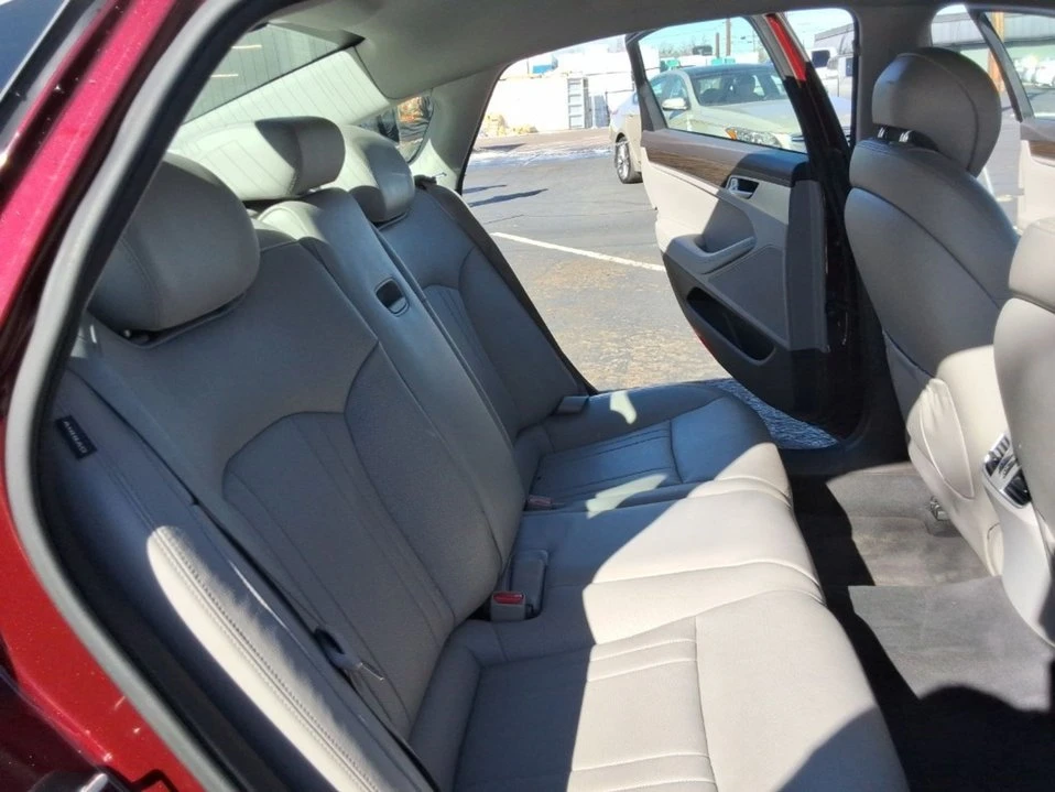 2015 Hyundai Genesis - Image 12 of 20