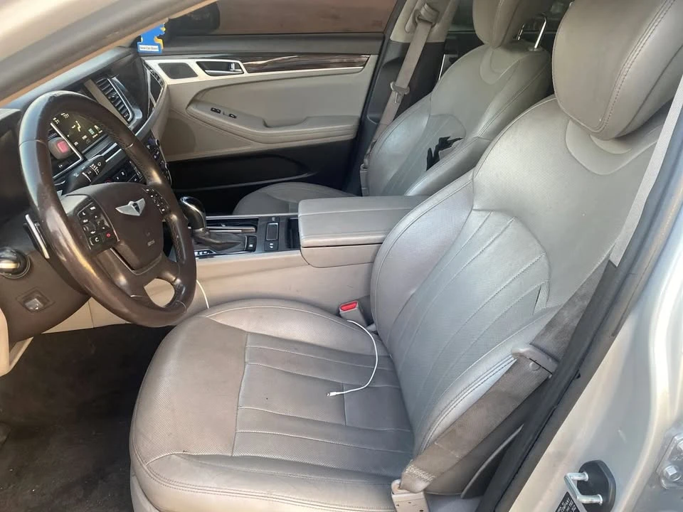 2015 Hyundai Genesis - Image 8 of 19