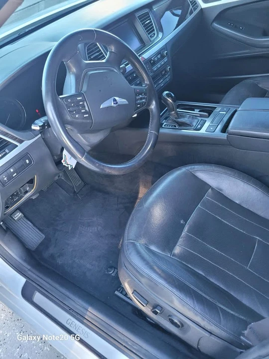 2015 Hyundai Genesis - Image 7 of 12
