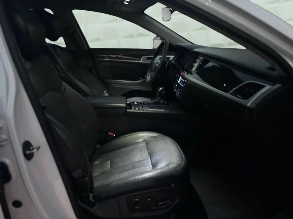 2015 Hyundai Genesis - Image 15 of 20