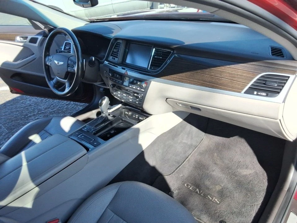 2015 Hyundai Genesis - Image 11 of 20