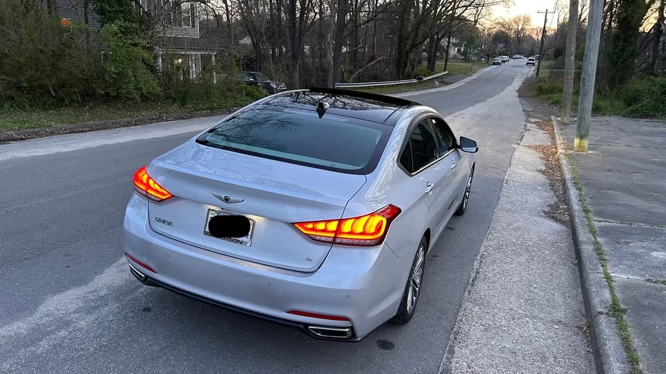 2015 Hyundai Genesis - Image 15 of 19