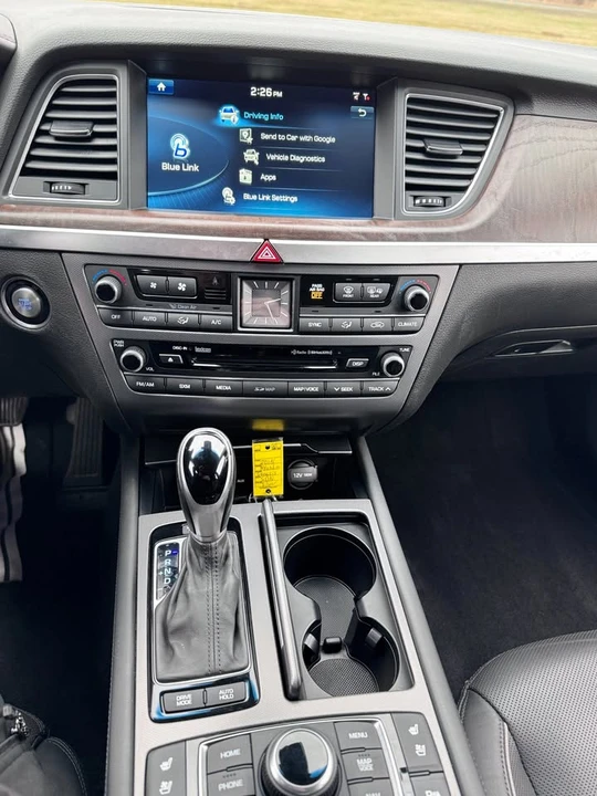 2015 Hyundai Genesis - Image 8 of 17